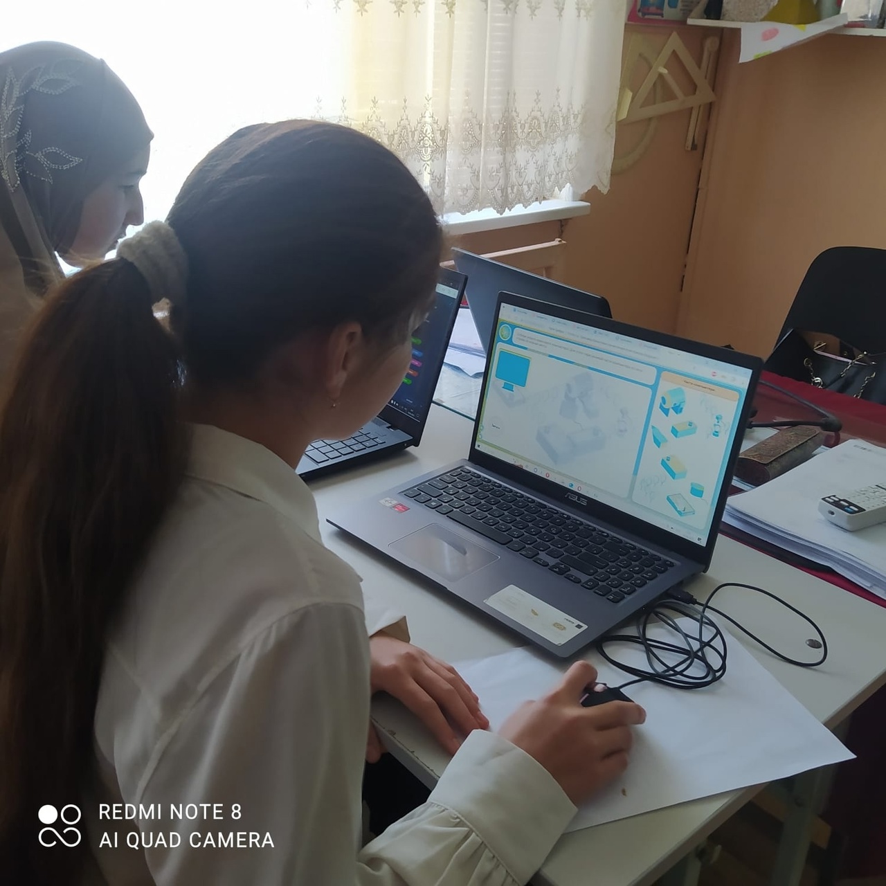 03.02.2025 г., в рамках всероссийского проекта «Цифровой ликбез» в нашей школе учитель  информатики  Байрамова  У.А., провела  уроки по темам: «Инструменты информационной безопасности» и «Поддельные аккаунты».